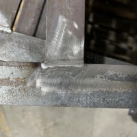 Fabrication sur mesure OEM de rampes d'escalier en acier au carbone, soudage, découpe laser, pliage, rectification, assemblage, structure