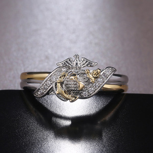 Anello Bicolore con Totem di Uccello Micro-Incrustato, Gioiello Creativo e Trendy da Donna per Uso Quotidiano - Product Image 2