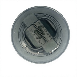 ฝาปิดเติมน้ำมันเครื่อง Mercedes-Benz รุ่น A0000100301 สีดำ PA66-GF30 สำหรับ W115 W123 W124 W201 W211 - Product Image 2