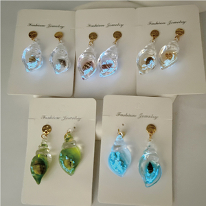 Alla moda Glow-in-the-Dark <span class=keywords><strong>acciaio</strong></span> al titanio conchiglia <span class=keywords><strong>orecchini</strong></span> ragazze graziose ragazza in <span class=keywords><strong>acciaio</strong></span> inossidabile gioielli con perla placcatura in oro - Product Image 6