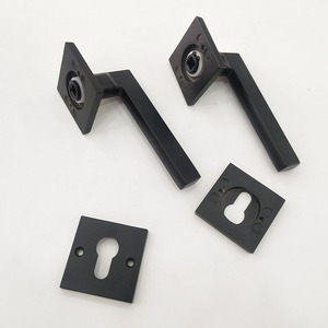 Kenop Pintu Interior Mewah Modern Italia Warna Hitam Doff, Gagang Kunci Tuas Persegi Aluminium Seng Eropa, Aksesoris Mortise untuk Hotel - Product Image 4