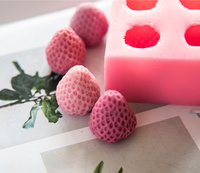 Großhandel 3d Design Erdbeer frucht Silikon form für Kerzen wachs Epoxidharz Seife Schokoladen kuchen Dekoration