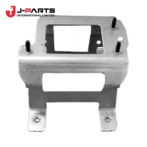 แผงยึดแผงหัวรถ (Header Panel) สำหรับ Toyota HIACE KCH10 Granvia ปี 2000-2002 อะไหล่แท้หมายเลข 58223-26040 5822326040 - Product Image 4