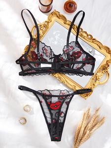 ملابس داخلية نسائية شفافة مطرزة بالجملة، طقم من قطعتين، ملابس داخلية مثيرة من الشبك بتصميم شفاه لطيف - Product Image 3