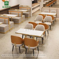 Tables et chaises de restaurant, combinaison écologique, bois durable, design contemporain pour usage commercial