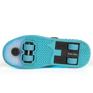 Chaussures de skate <span class=keywords><strong>pour</strong></span> filles, baskets de sport <span class=keywords><strong>pour</strong></span> enfants, freins rétractables invisibles à quatre roues, patins à <span class=keywords><strong>glace</strong></span> à deux roues lumineux - Product Image 4