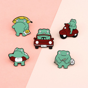 Broche grenouille verte, motif animal de dessin animé mignon, style japonais, badge polyvalent, épingle décorative personnalisée pour sac d'école, bijou étudiant - Product Image 3