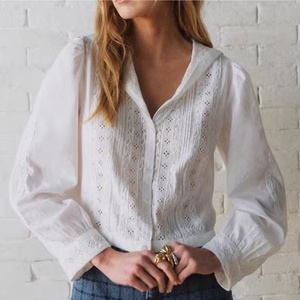 Chemisier pour femme vintage français, broderie ajourée lourde, coupe ample et ajustée, manches longues - Product Image 1