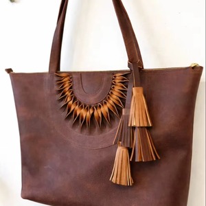 Bolso de Mano de Cuero Genuino de Lujo para Mujer, con Acabado Suave, para Uso Diario Formal e Informal, Disponible para la Venta, de Exportador Indio - Product Image 1
