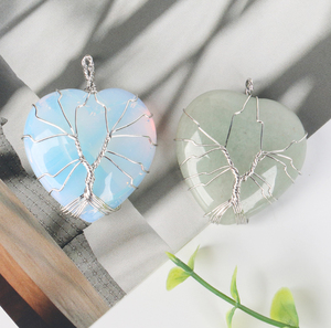Pendentifs en cristal naturel de guérison en gros, pendentifs en forme de cœur en cristal enveloppés de fil d'acier inoxydable pour la fabrication de bijoux - Product Image 6