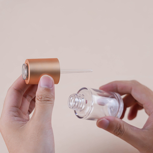 Emballage cosmétique de soins de la peau 30 ML PET cylindre torsion <span class=keywords><strong>bouton</strong></span> poussoir cheveux <span class=keywords><strong>barbe</strong></span> compte-gouttes bouteille bouchon à vis rechargeable pour les soins de la peau - Product Image 2