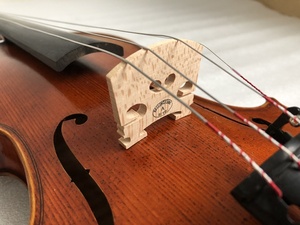 Puente de Violín de madera maciza de arce de marca personalizada, precio al por mayor, accesorio de cuerda de precio barato de alta calidad también para violonchelo viola - Product Image 3