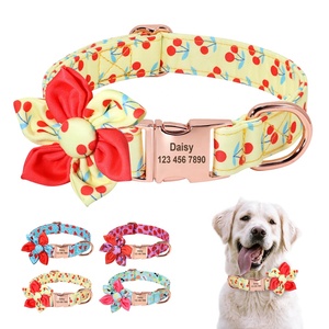 Beirui Navidad 2025 nuevo diseño hebilla de oro rosa personalizar grabado nombre placa flor impresión Nylon mascota perro Collar