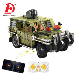 Kit de construction de SUV tactique <span class=keywords><strong>militaire</strong></span> à double commande 2.4G HUADA, modèle de voiture blindée mécanique DIY, <span class=keywords><strong>jouet</strong></span> éducatif en briques d'ingénierie - Product Image 2