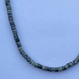 Joyería Jewel Creation, Cuentas de Jaspe Kambaba Verde Natural de 6mm y 7mm, Lisas, Tipo Heishi, Certificadas por IGI, para Collares, Venta al Por Mayor - Product Image 2