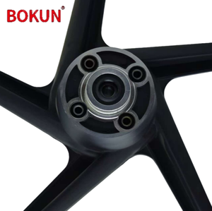 Rueda Trasera <span class=keywords><strong>BOKUN</strong></span> Serie 1.6x18 Pulgadas, Cinco Radios, Aleación de Aluminio Forjado Negro para Motocicleta - Product Image 5