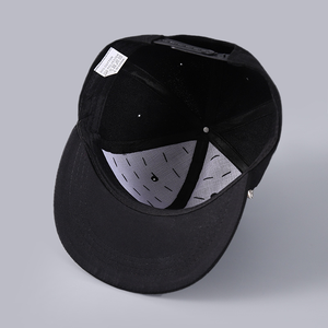 Casquette Snapback Unisexe Style Punk avec Rivets, Casquette de Baseball à 6 Panneaux Ajustable pour Adultes, Couleur Unie, Tenue Décontractée - Product Image 3