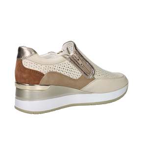 Sneakers Cinzia Soft da Donna Beige Perforate Slip-On con Suola Chunky - Product Image 4
