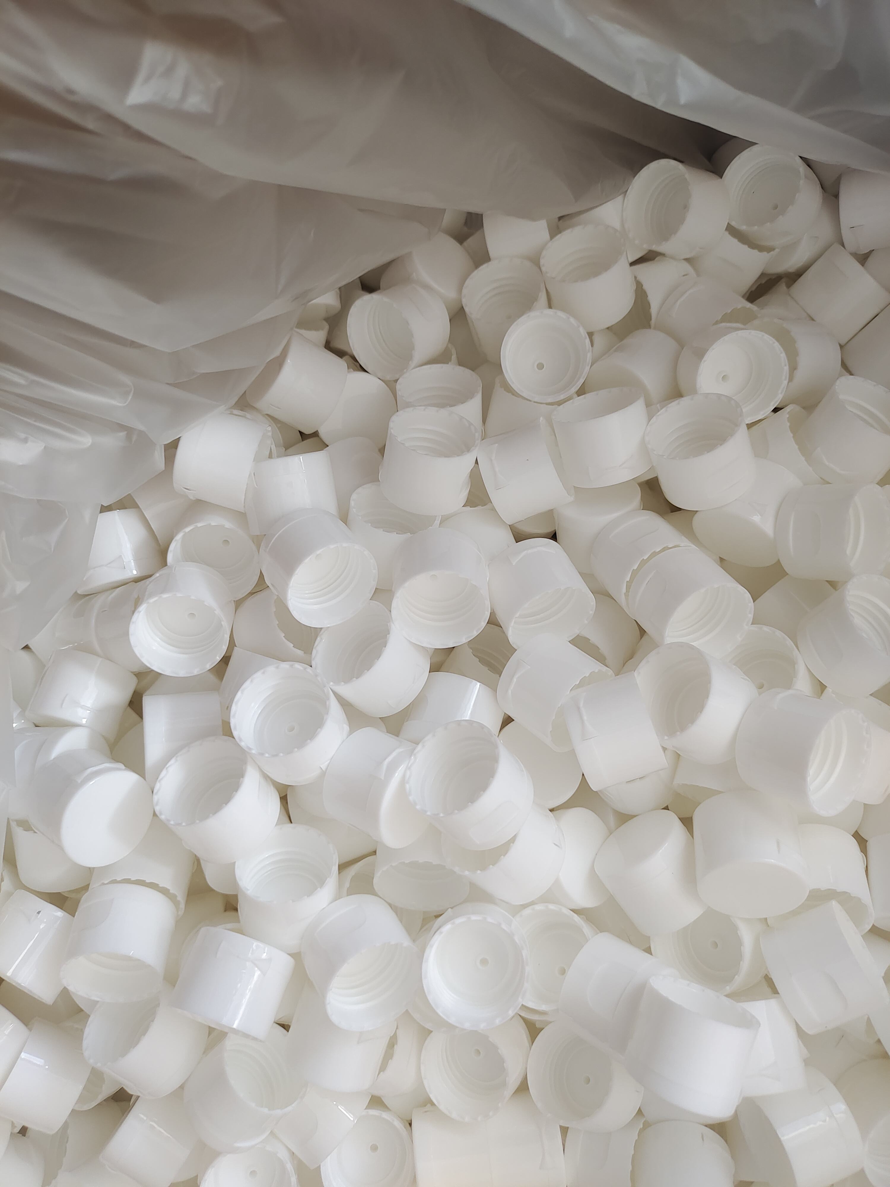 ฝาเปิด-ปิดสีขาว