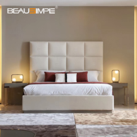 Lit double italien léger et moderne de style luxueux Lit de villa en bois massif en tissu de soie de luxe pour meubles de maison Lit King Size