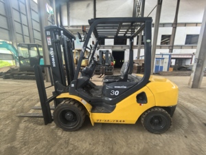Buen estado Original Japón Komatsu FD30 Carretilla elevadora diesel usada 3 Ton Carretilla elevadora diesel de segunda mano Komatsu FD30 para la venta - Product Image 2