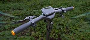 Trottinette Urbaine A1 en Stock UE, 48V 13Ah, Autonomie 45KM, Pneus à Vide 10 Pouces, Amortisseurs à Remplissage de Colle, Écran LED, Pliable - Product Image 2