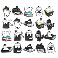 Pendentif chaton et livre en alliage de zinc noir et blanc, motif dessin animé mignon effet goutte d'huile, pour DIY, porte-clés de téléphone, décoration de sac W551