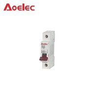 Interrupteur sectionneur électrique industriel HL 4 pôles 400V 100A IP20 Boîtier PA66 résistant au feu Poignée grise Verrouillage Montage sur rail DIN CB