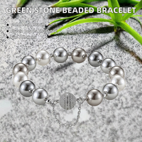 Cristal vert classique élégant &amp;   Bracelet perlé en strass avec pendentif feuille d'or, bijoux unisexes réglables