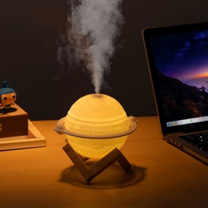 Humidificateur ultrasonique portable alimenté par USB et diffuseur d'huiles essentielles avec veilleuse, capacité de 200 ml, machine de pulvérisation de parfum d'ambiance pour la maison - Product Image 1