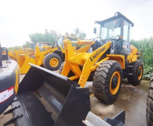 מעמיס גלגלים משומש מדגם Liugong CLG836 איכותי, גובה הרמה 3.8 מטר, מנוע קאמינס עוצמתי 92 קילוואט, משקל 10.6 טון. - Product Image 1