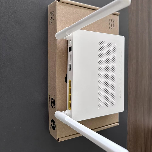 High Quality HG8546M ONT Modem WiFi Router XPON GPON 1GE+3FE+1TEL+1USB+2.4G 5dbi 2Antennas Fiber Optic Equipment Ready Stock