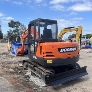 Excavadora Usada Doosan DH55 con Certificación CE, Buen Precio, Excavadora Usada DX60 DX55 de 6 Toneladas en Buen Estado para la Venta - Product Image 4