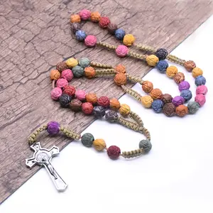 Chapelet en perles de résine rose, collier avec croix, bijou religieux