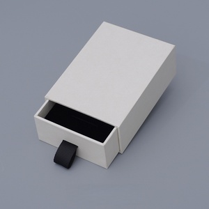 กล่องใส่เครื่องประดับแบบลิ้นชักสุดหรูสำหรับต่างหูและจี้ - Product Image 1