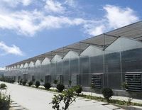 Serre agricole multi-travées en polycarbonate avec structure en acier galvanisé à chaud et système d'isolation électrique pour plantes
