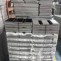 Moule à pain Pullman commercial empilable à 4 compartiments, avec support latéral élargi, en acier aluminisé antiadhésif, compatible four