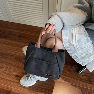 Niche-Style Canvas <b>Bag</b> for Women New Arrival Versatile Everyday Handbag for <b>Work</b> or Lunch - Product Image 5