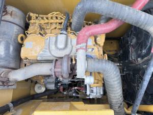 Excavadora Caterpillar 320GC de segunda mano en excelentes condiciones, equipo sobre orugas de 20 toneladas para construcción de edificios y trabajos básicos - Product Image 5