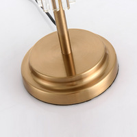 Lampe de table créative de luxe en fer et cristal, alimentée par courant alternatif, style moderne américain, éclairage simple pour salon et chambre à coucher