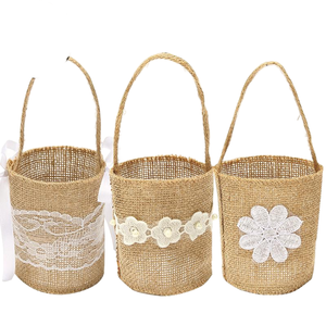 Cesta rústica para niña de las flores con asa de lino para ceremonia de boda, cesta de macramé de arpillera para dulces, regalos y fiestas - Product Image 2