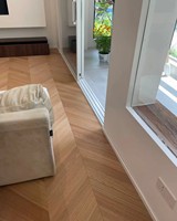 Suelo de madera de Chevron de madera de roble europeo sólido Suelo de parquet de espiga de punto húngaro