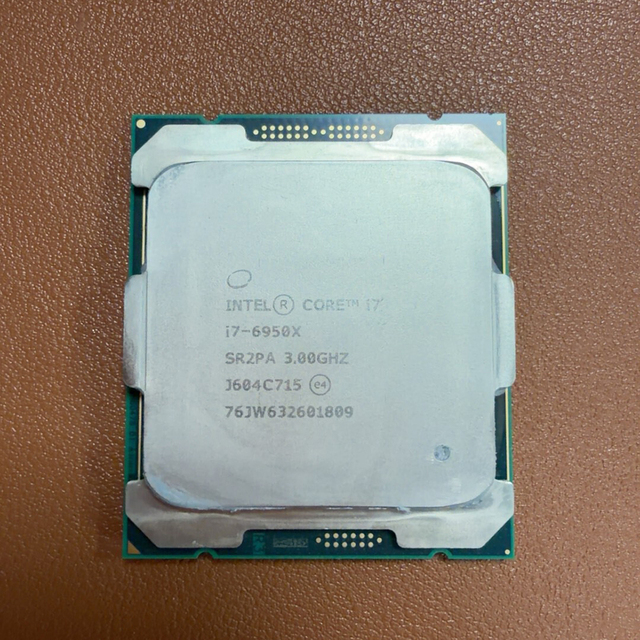 Used I7-6950X 10-Core 20-Thread Desktop CPU, 3.0- 3.5GHz, 25MB Cache, LGA2011-3, 140W