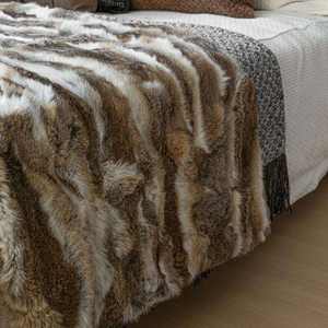 Özel Boyutlu Tavşan Kürkü Battaniyesi, Etik Çekimden Elde Edilen Patchwork Hayvan Derisi, Ev Dekorasyonu ve Konfor İçin Ultra Yumuşak - Product Image 3