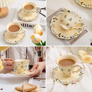 Custom-Made European-Style Porcelain Afternoon Tea Set <b>Cups</b> <b>Saucers</b> Eco-Friendly Handle Vintage Floral Design High Aesthetic - Product Image 2