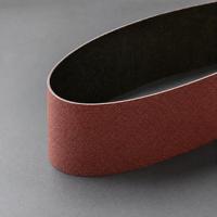 Bande abrasive en oxyde d'aluminium PG730 pour le débavurage, le meulage et la finition des surfaces métalliques (épaisseur 1,2 mm)