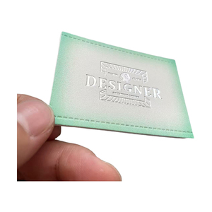 Etiquetas de Cuero PU Cosidas Personalizadas de Calidad de Lujo de Fábrica, con Logotipo Bordado en Relieve con Lámina Plateada, Parches de Cuero para Sombreros/<span class=keywords><strong>Jeans</strong></span> - Product Image 6