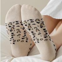 Chaussettes courtes transparentes en soie cristalline à imprimé léopard pour femme, ultra-fines, invisibles, avec semelle en coton, absorbantes et respirantes pour l'été