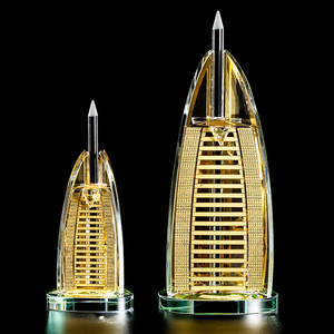 Maqueta de Cristal del Hotel De La Tour Arabia con Lámina de Oro de 24K, Arquitectura Islámica Famosa, para Regalos de Recuerdo - Product Image 1