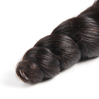 Vente en Gros Cheveux Naturels Vierge non Traités à Ondulations Souples, Courts et Bouclés, Alignés Cuticule, 100% Extensions de Cheveux Humains en Paquets